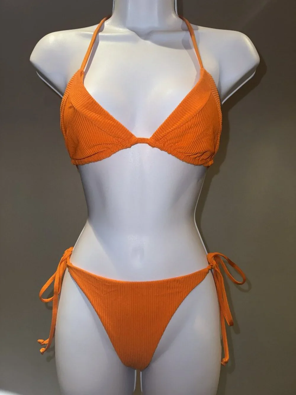 Frankies Bikinis Orange Ribbed Triangle String Bikini Set - Size Large - NWOT